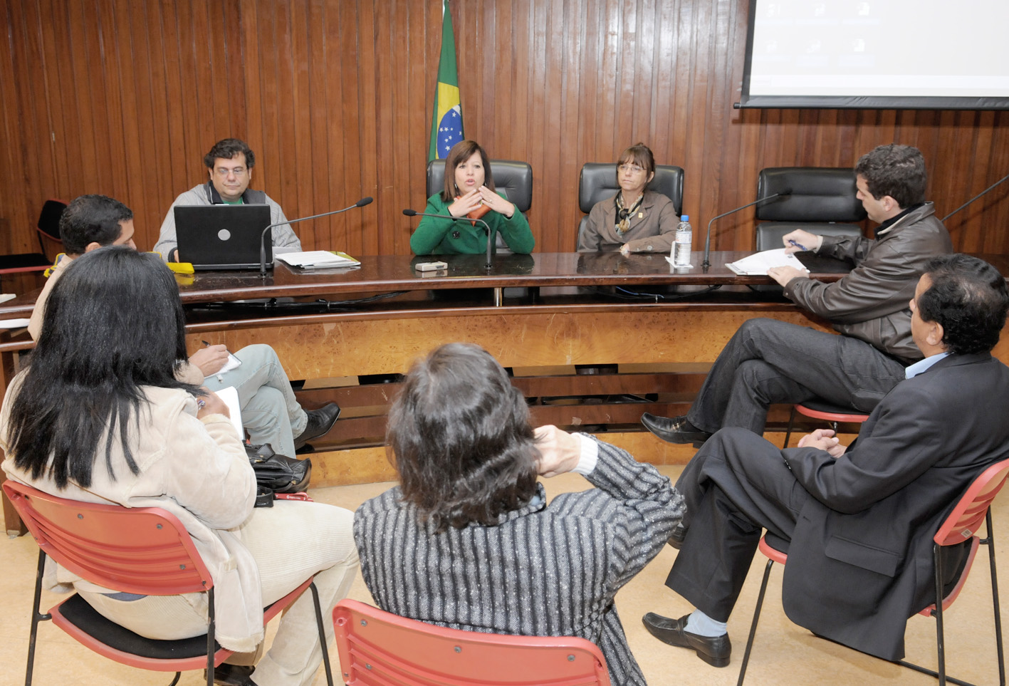 Debate com ambientalistas no Instituto do Legislativo Paulista<a style='float:right;color:#ccc' href='https://www3.al.sp.gov.br/repositorio/noticia/06-2009/ILP - MAU_3234.jpg' target=_blank><i class='bi bi-zoom-in'></i> Clique para ver a imagem </a>